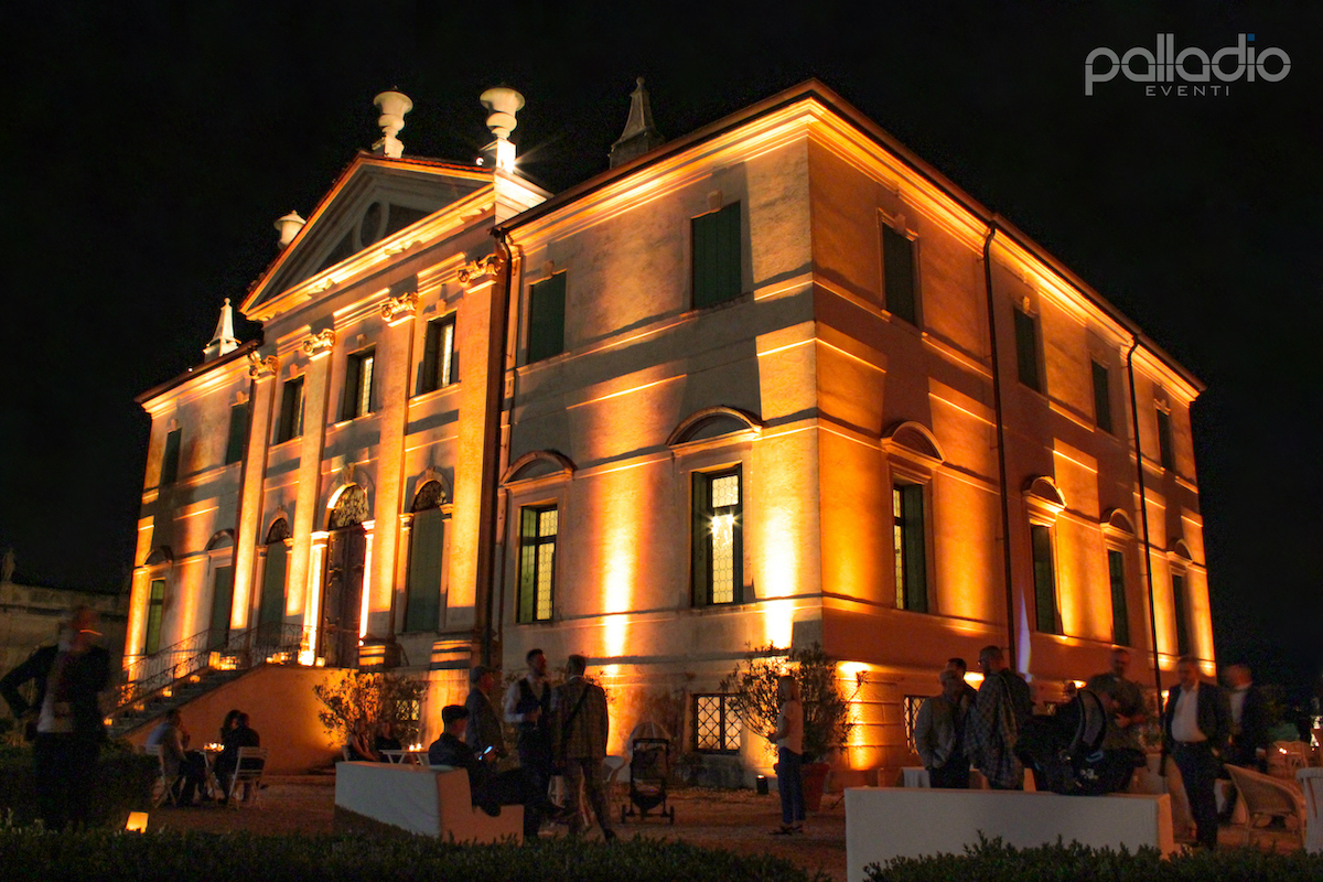 Illuminazione architetturale villa cordellina montecchio eventi aziendali