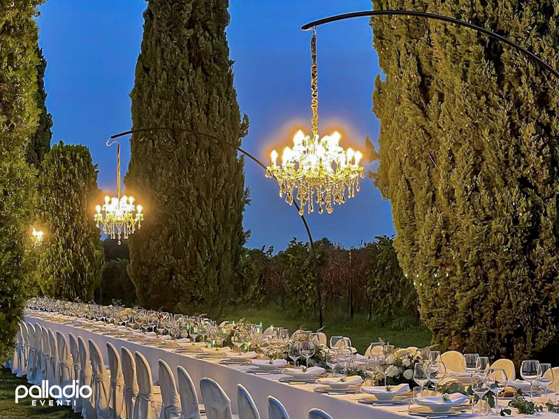 lampadari chandelier noleggio cristallo sospesi allestimento eventi copia lampadari chandelier noleggio cristallo sospesi allestimento eventi copia